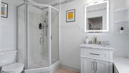 5BR 3BA Family Retreat 2 Blocks from Beach - Foto 2