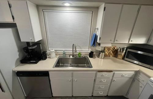 Relaxing Ducks Hang Out Haven 2 bed 1 bath and BBQ - Foto 12