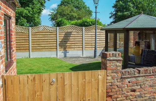 Oak Tree Cottage - Photo 7