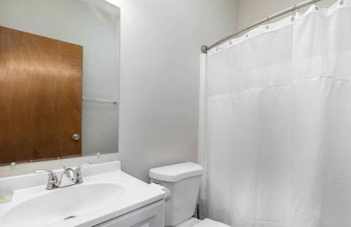 Downtown home! Walk to Bulls Stadium, DPAC & food - Foto 20