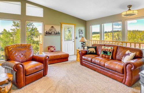 Deck and Views Pet-Friendly Cabin in Jefferson! - Foto 3