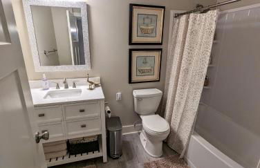 Zoobilee-on Zoo Blvd - Foto 8