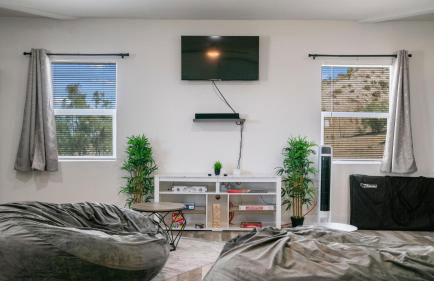 Desert Villa - EV, Hot Tub, Grill, Bar, Games, RV Parking in Twentynine Palms Downtown - Foto 24