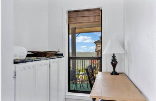 Modern Designed, Lakefront Home in Garland - Foto 2