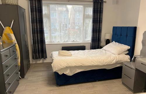 Beautiful 2-bedroom in Grays close to Lakeside - Foto 32