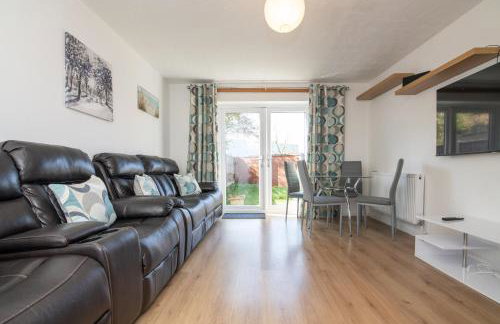 Modern Two Bedroom House with Parking - Foto 12