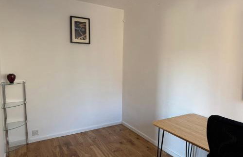 Entire House with Garden and Office - Foto 33