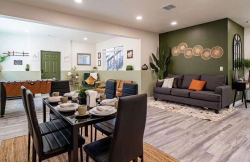 Stylish Luxury Suite: Hot Tub, Mini Golf, MT-Views - Apartment - Foto 3