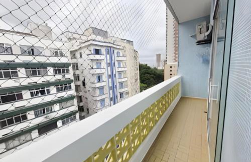 Varanda ensolarada a alguns passos do mar - Foto 9