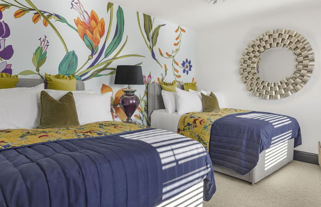 Coach House - Photo 12