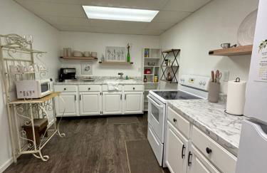 The Hilltop Cabin - Foto 34