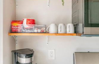 Jennifer's Cozy Apt Walk to Brown In Unit Laundry - Foto 14