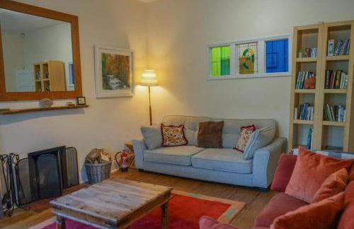 18th-Century Farmhouse with Countryside Views - Foto 21