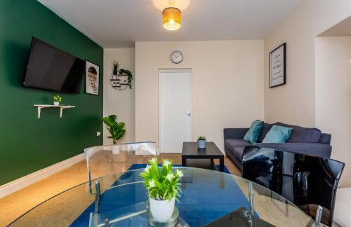 Two Bed Apartment RYTON With Free Parking - Foto 16