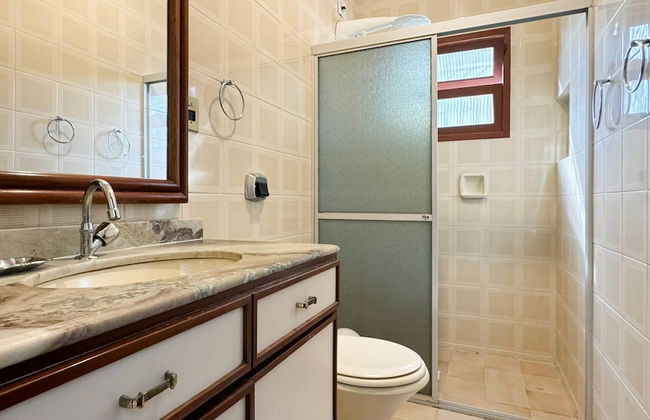 Casa Aconchegante a 100 metros da praia - Photo 25