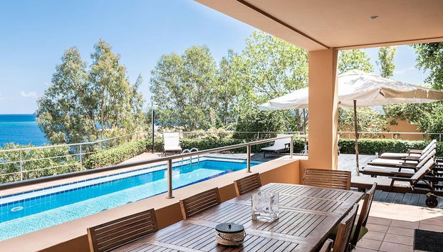 Chloe Seafront Villa - Photo 2, Chambre