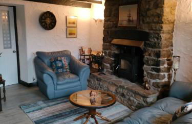 Fishermen's cottage with log burner, 2 bathrooms & sea views from garden terraces - Foto 6