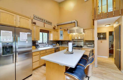 Secluded Cabin, Jacuzzi, Pool Table, King Bed & Fire Pit - Photo 24