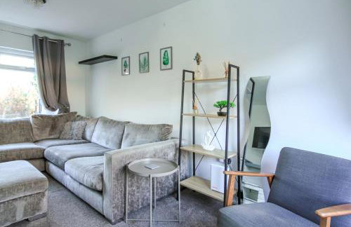 Modern 2BR Home in SK14, WIFI, Parking, Sleeps 5 - Foto 22