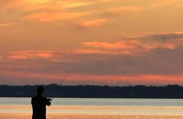 Cedar creek lake front home with Gorgeous Sunset - Foto 4