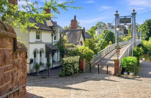 Beautiful period cottage, exceptional riverside location in the heart of Chester - Foto 1