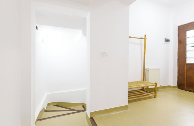 Modern Apartment - Photo 30