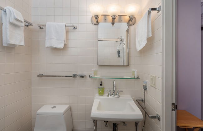 Classic Stowe Ski 3 Bedroom Chalet by RedAwning - Photo 28