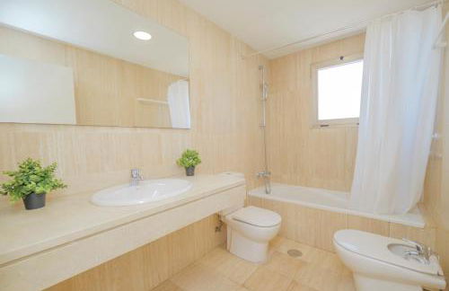 Amplio apartamento frente al mar - Photo 17