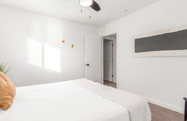 The Melrose ASU Pool Workspace Firepit - Photo 18