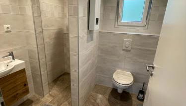 2 Bungalows in Motzen bei Berlin nur 300 m vom See und Strandbad entfernt - Foto 3, Shower