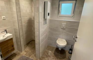 2 Bungalows in Motzen bei Berlin nur 300 m vom See und Strandbad entfernt - Foto 3