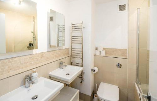 Hyde Park,3 min walk,Family home! 2 Bedrooms & 2 Bathrooms Apartment! Fantastic Location - Foto 22