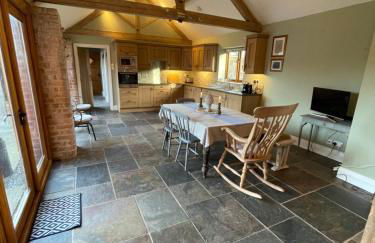 Stunning rural Barn Conversion - Photo 14