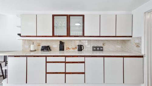 4BR Group Home 7 Beds Sleeps 9 Great Location Wifi And Parking Book Now! - Foto 3, toaster