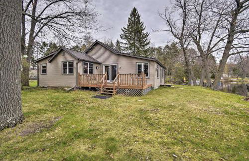 Lakefront Home with Seasonal Dock - 2 Mi to Skiing! - Foto 1