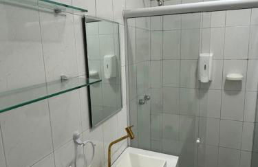 Apartamento Copa Chic- Perto do metrô- centro comercial de Copacabana - Foto 11