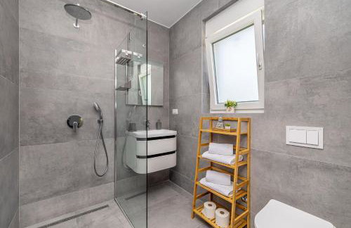 Vila KATHARINA s privatnim bazenom - Foto 15