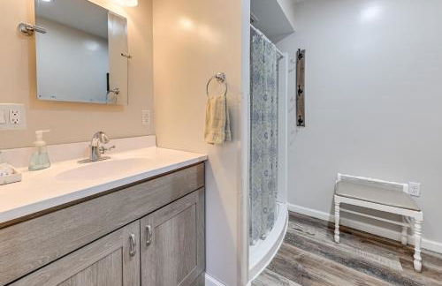 Lakefront Suring Home with Pool Table and Views! - Foto 29