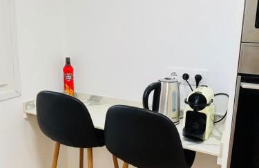 Luxury Renovated Apartment Stunning Views Pool and Golf resort 5star - Foto 9