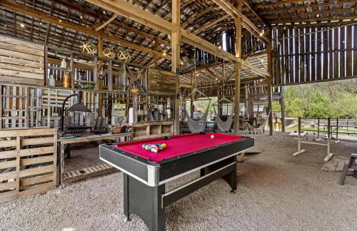 Creekside A-Frame Retreat with Treehouse Views, Hammock Lounge & Indoor-Outdoor Shower in New Port, Tennessee - Foto 4