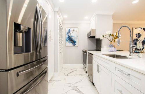 Newly Listed! 20 Percent Off! Golf and Tennis Community - Lavish Living - Foto 30