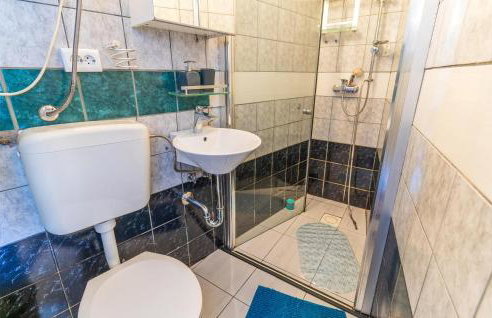 1 Bedroom Cozy Apartment In Bakar - Photo 10