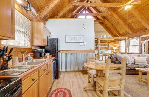 Honey Bear Pause Rural Escape with Porch and Hot Tub! - Foto 12