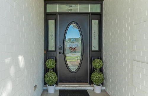 Beautiful Pet Friendly Home! Tropical Pool, Optional Golf Cart & Pool Heat, Minutes to Beach - Foto 45