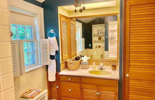 Artful Lodging & Retreats - Photo 12