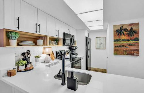 Designer Furnished and Views - Photo 10