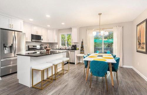 ATLAS - Whole House - 5BR 2BA - Hot Tub - Game Rooms - Theater - Fenced Backyard - Foto 13