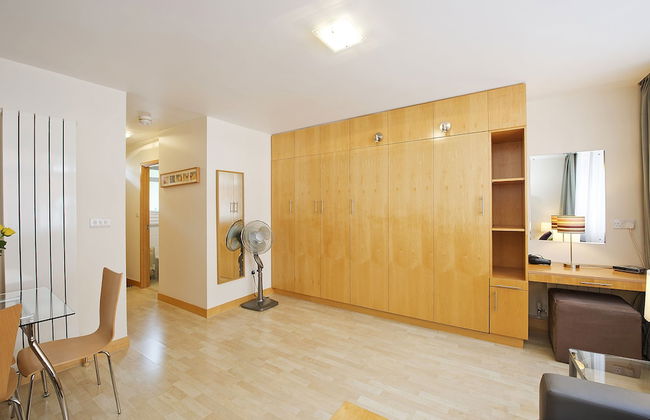 Premium St Christophers Place - Photo 2