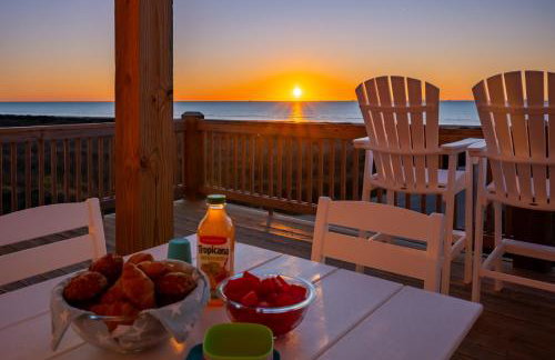 Luxury Beachfront l Private Hot Tub, Pool, & 2 Arcade Games - Foto 14