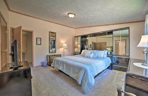 Houghton Lake Family Getaway with Fire Pit! - Foto 14